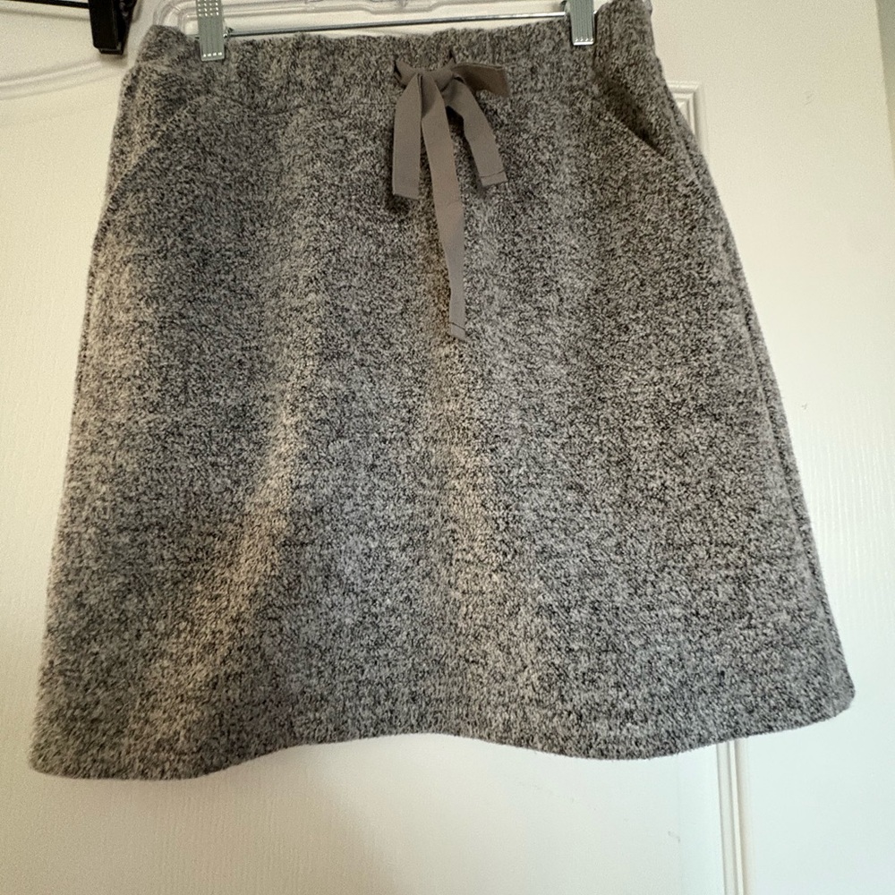 LOFT Heathered Gray Mini Skirt with Bow